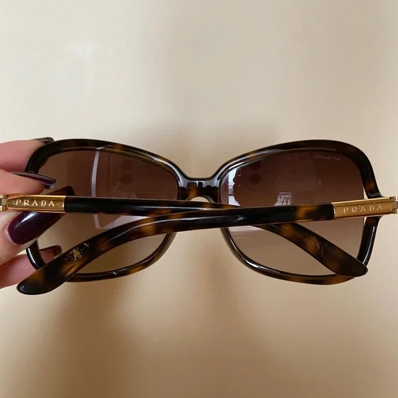 PRADA sunglasses - Picture 2 of 3